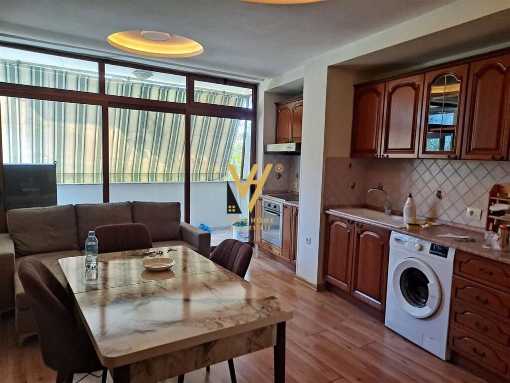 Jepet Apartament 1+1 me qera te Ish Restorant Durresi 70 m2 4