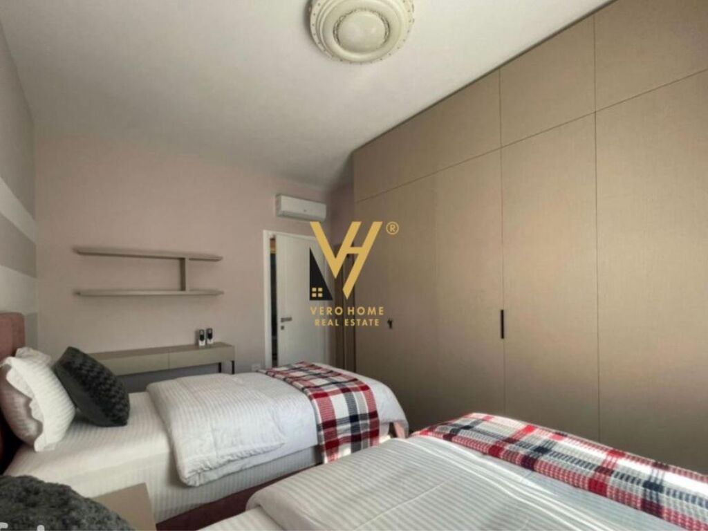 Jepet Apartament 3+1+2 me qera te Liqeni i Thate 143 m2 3