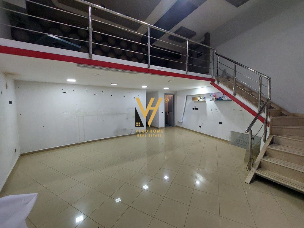 JEPET DYQAN 44 M2 ME QERA NE ASTIR 50.000 LEKE