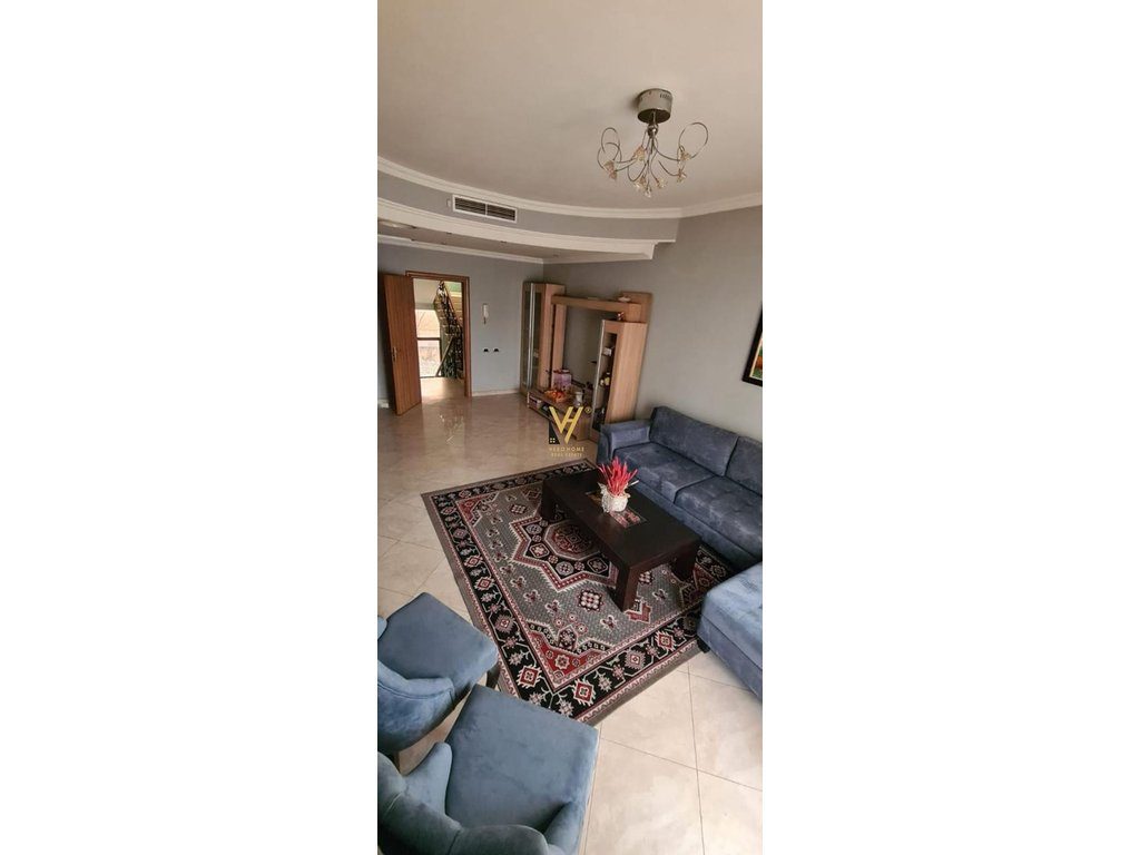 JEPET VILE TRE KATESHE ME QIRA TE RR. ISLAM ALLA 4.000 EURO