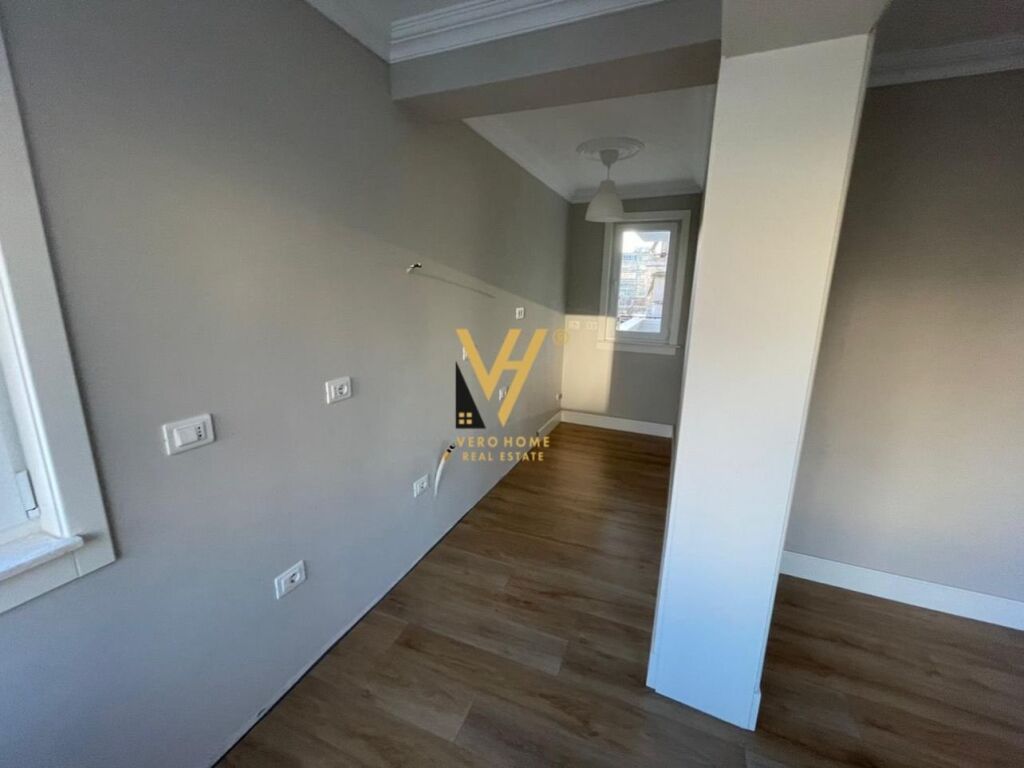Shitet Apartament 2+1+ballkon ne Bllok 100 m2 4