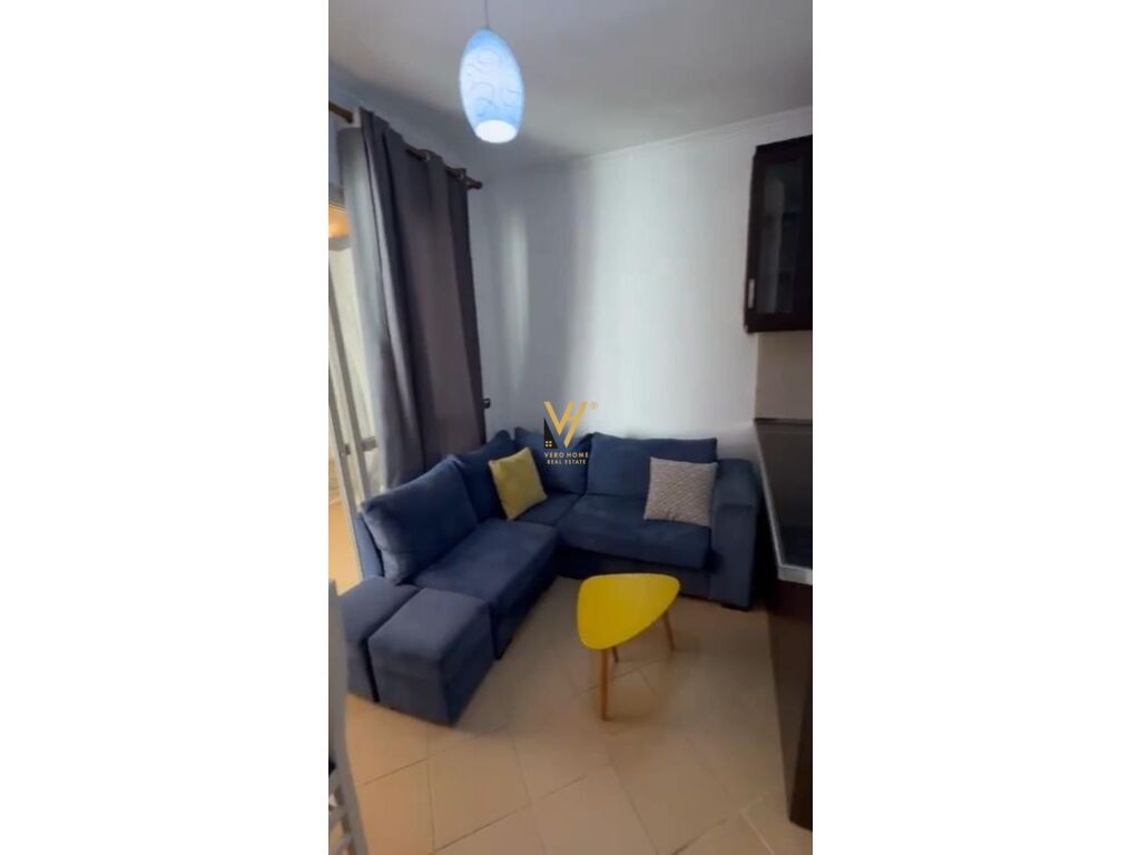 Shitet Apartament 1+1+ballkon te Fresku 50 m2 4