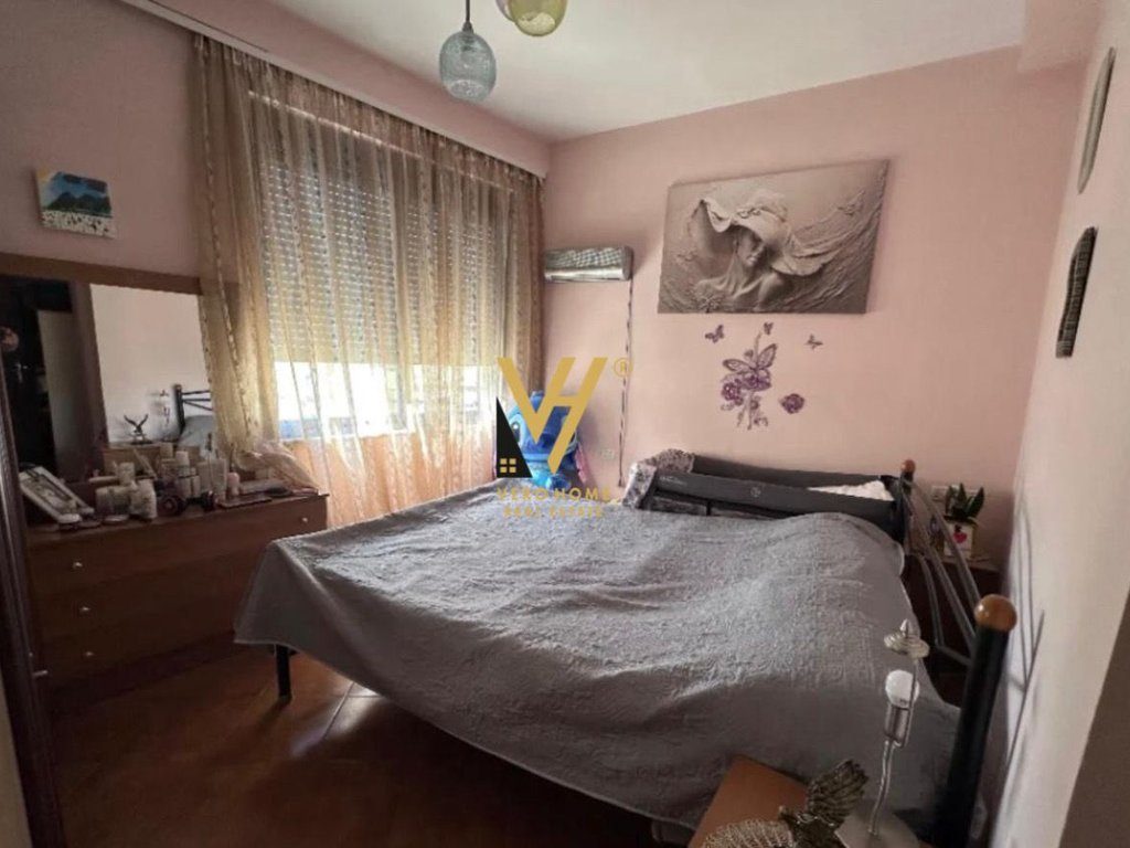 JEPET APARTAMENT 1+1 ME QERA NE ASTIR 43.000 LEKE 3