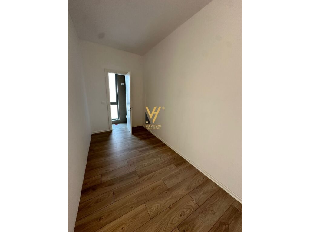 Jepet Ambient Komercial me qera te Rruga e Kavajes 150 m2 2