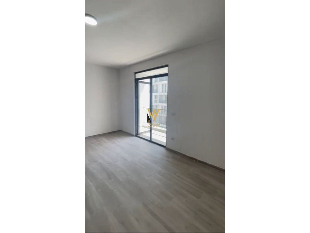 JEPET APARTAMENT 3+1+BLK ME QERA TE 5 MAJI 450 EURO