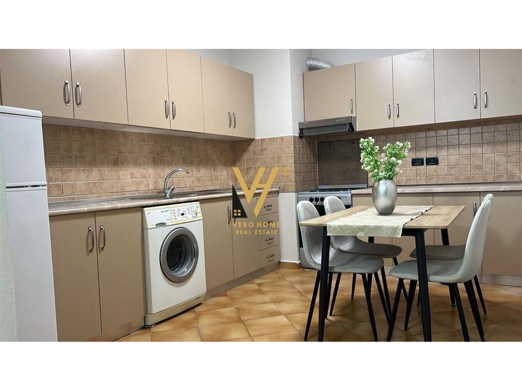JEPET APARTAMENT 1+1+BLK ME QERA TE BLLOKU 65.000 LEKE 2