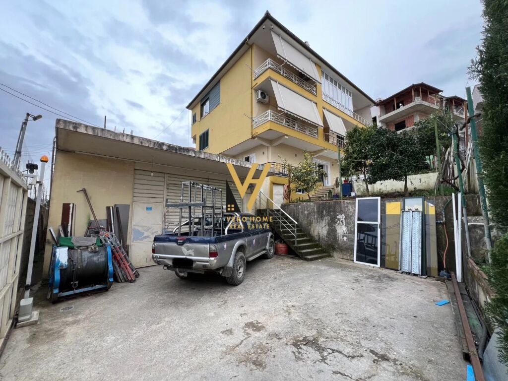 Shitet Vile tre Kateshe ne Sauk 490 m2 1
