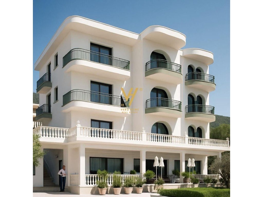 SHITET HOTEL 4-KATËSH NE VLORË 1.800.000 EURO