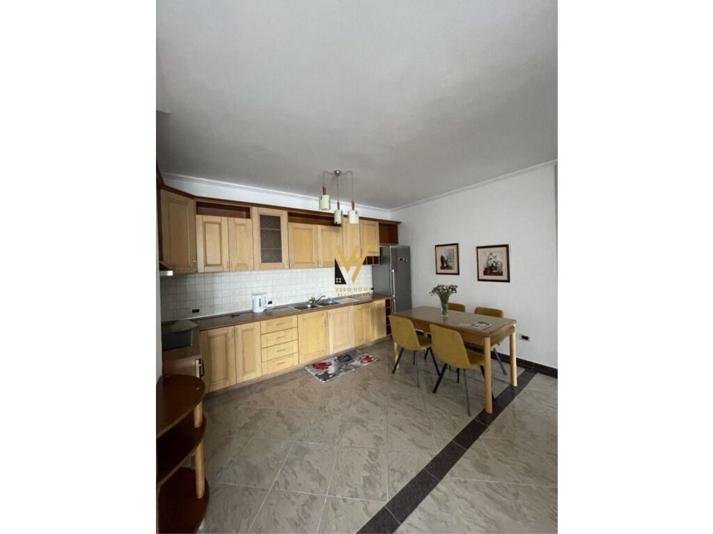 Jepet Apartament 2+1+ballkon me qera ne Bllok 145 m2 2