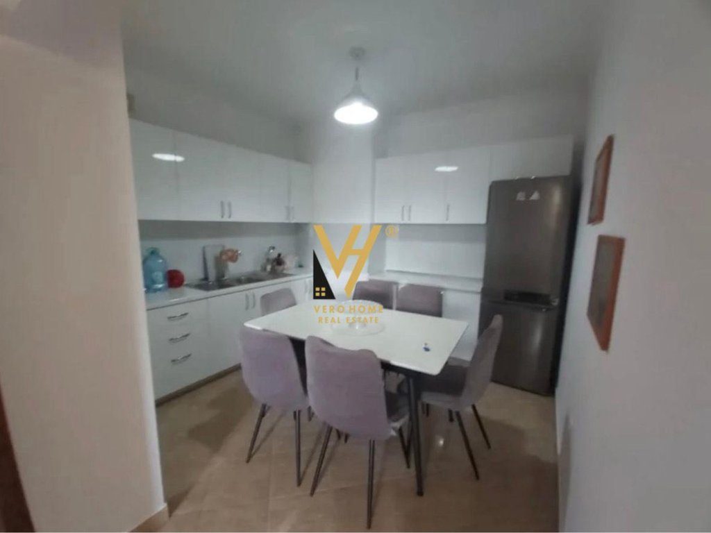 JEPET APARTAMENT 2+1+BLK ME QIRA TE ISH TREGU ELEKTRIK 55.000 LEKE 2