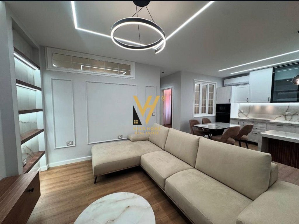 JEPET APARTAMENT 2+1+2 ME QERA TE SELVIA 900 EURO