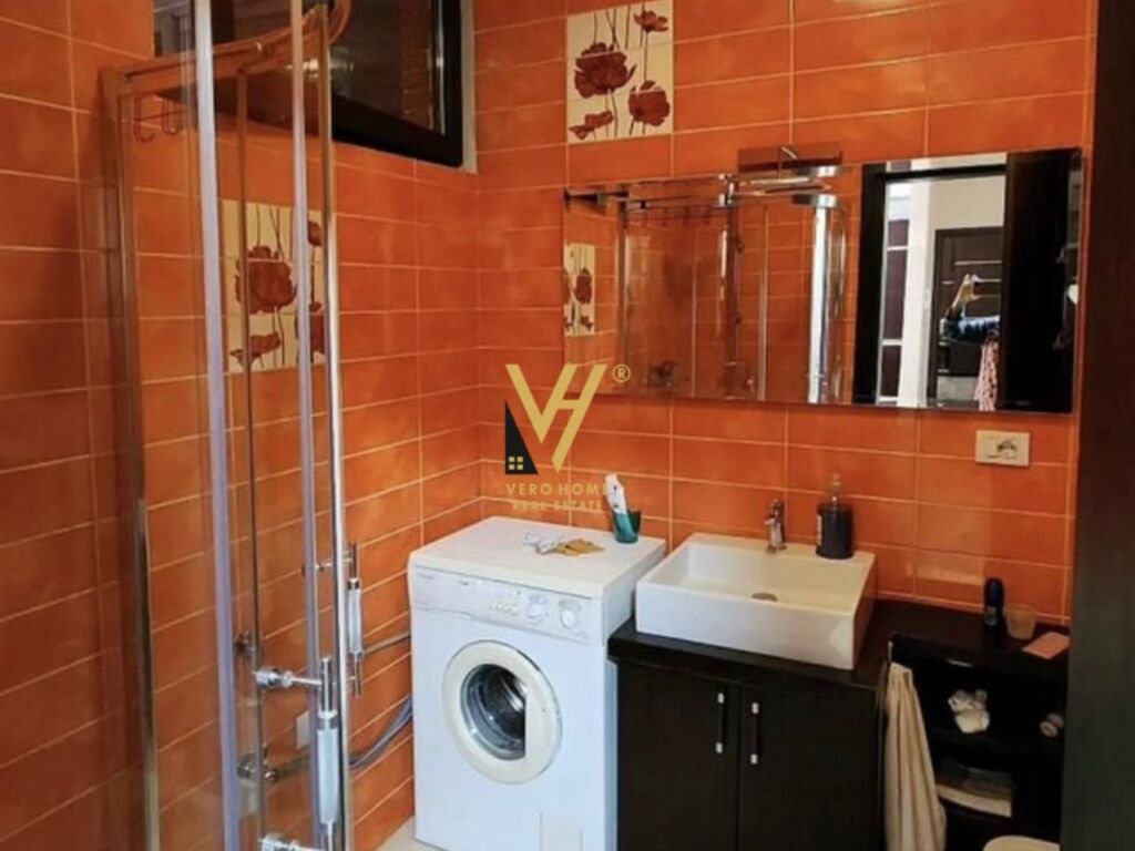 Jepet Apartament 1+1+ballkon me qera te Rruga Myslym Shyri 75 m2 3