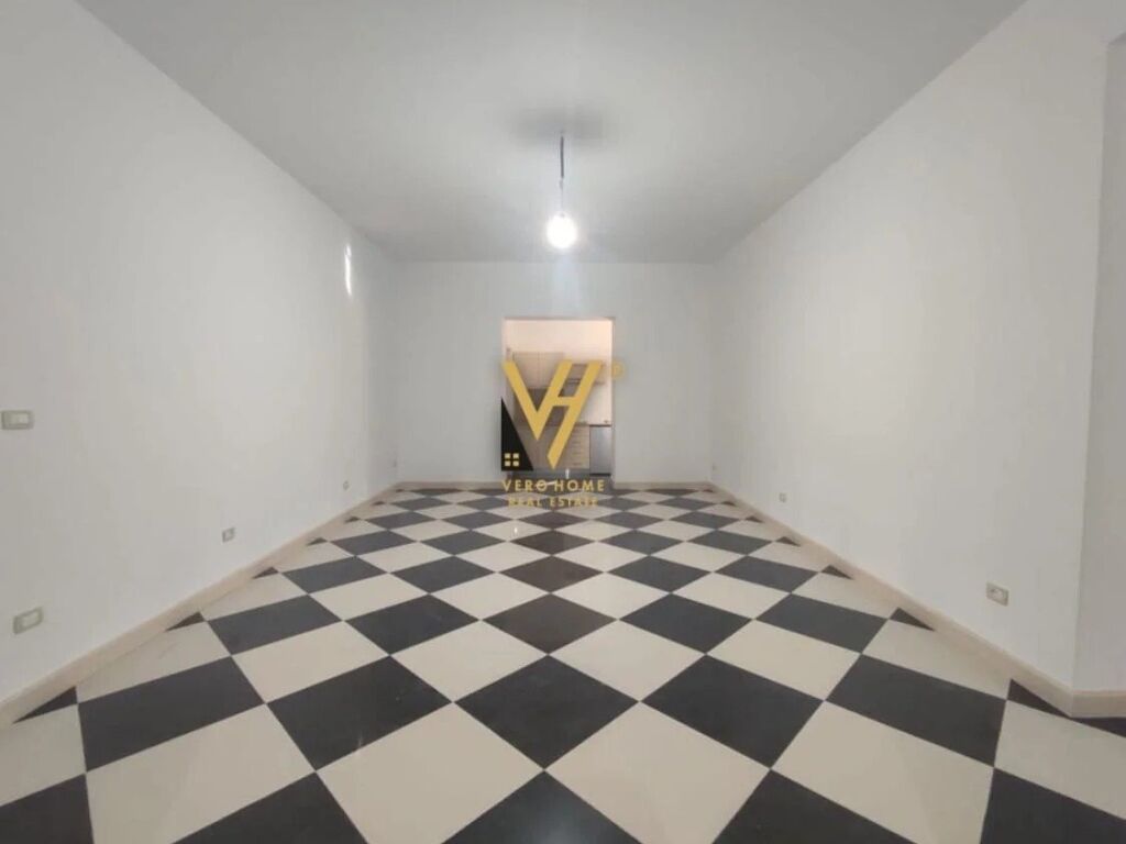 Jepet Zyre me qera te Stadiumi Dinamo , Ujvara 150 m2