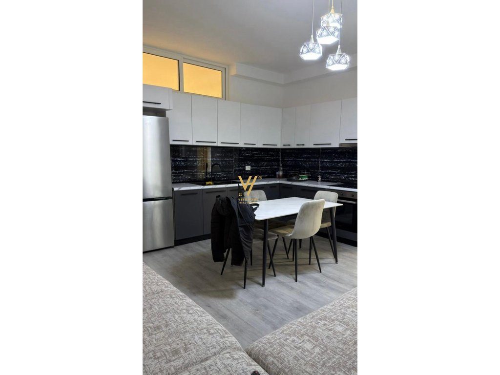 JEPET APARTAMENT 2+1+BLK ME QERA TE RRUGA 5 MAJI 700 EURO 2