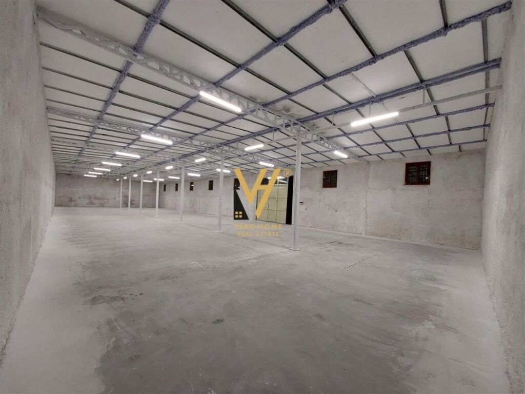 Jepet Magazine me qera te Rruga e Arberit 550 m2