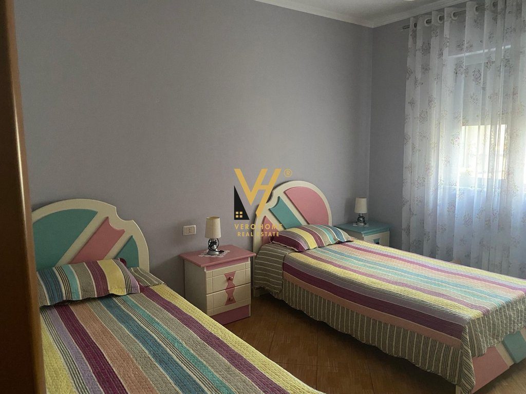 JEPET APARTAMENT 2+1+BLK ME QERA TE PALLATI ME SHIGJETA 65.000 LEKE 2