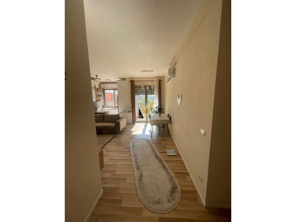 JEPET APARTAMENT 2+1+2+BLK ME QIRA NE PORCELAN 75.000 LEKE 2