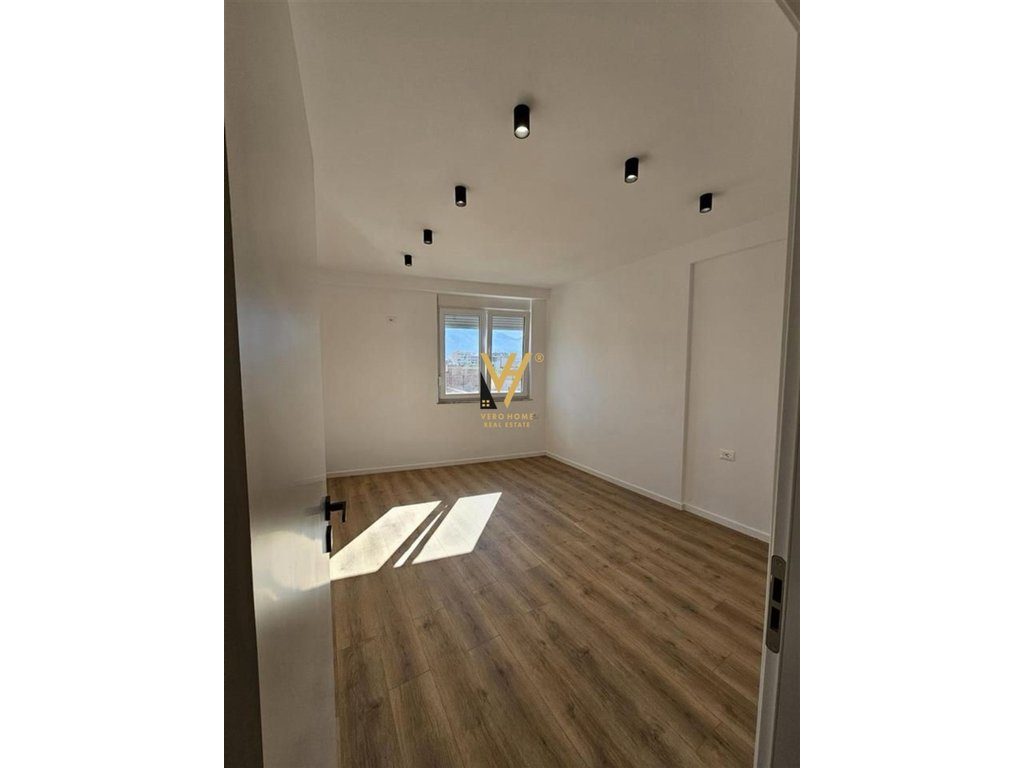 SHITET APARTAMENT 2+1+BLK TE PAZARI I RI 195.000 EURO 4