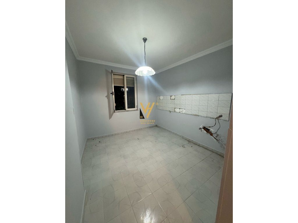 SHITET APARTAMENT 2+1+2 BALLKONE TE RRUGA E KAVAJES 155.000 EURO 3