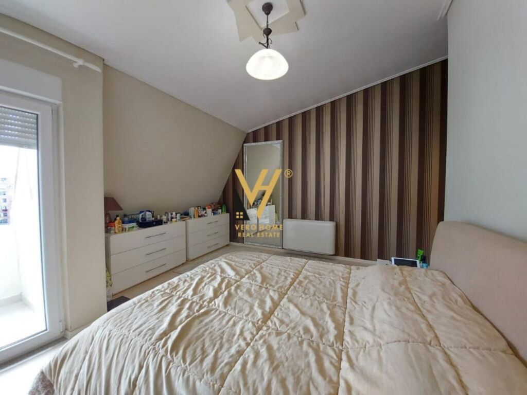 Shitet Penthouse 2+1+2+post parkimi te Fresku 149 m2