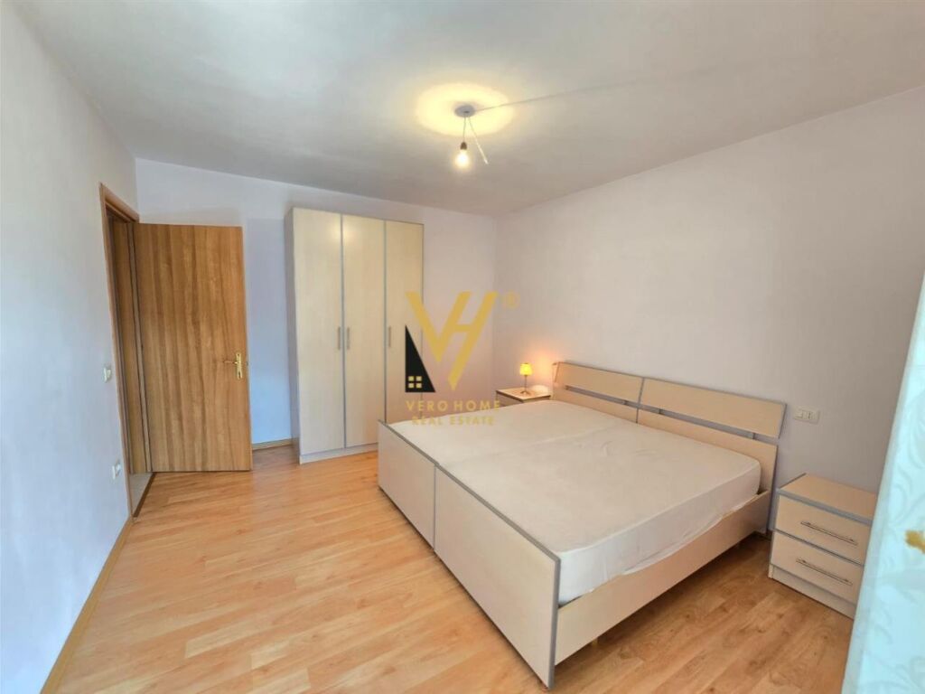 Jepet Apartament 2+1+2 me qera te Pazari I Ri 100 m2 3