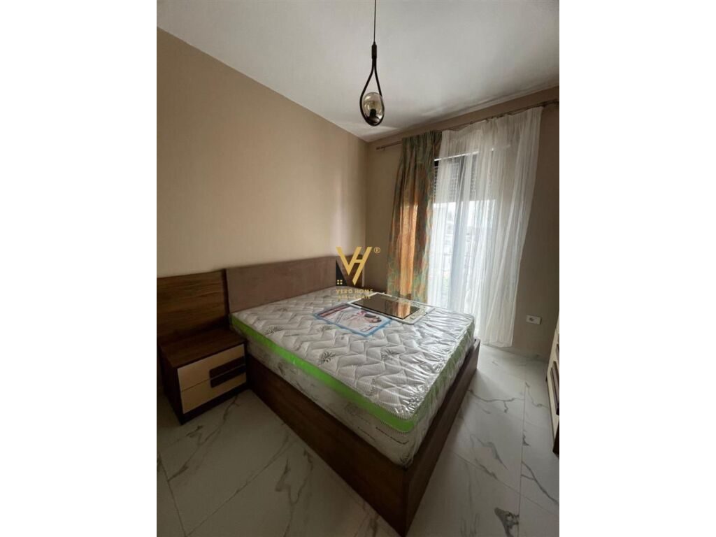 Jepet Apartament 1+1+ballkon me qera te Rruga Xhanfize Keko 70 m2 4