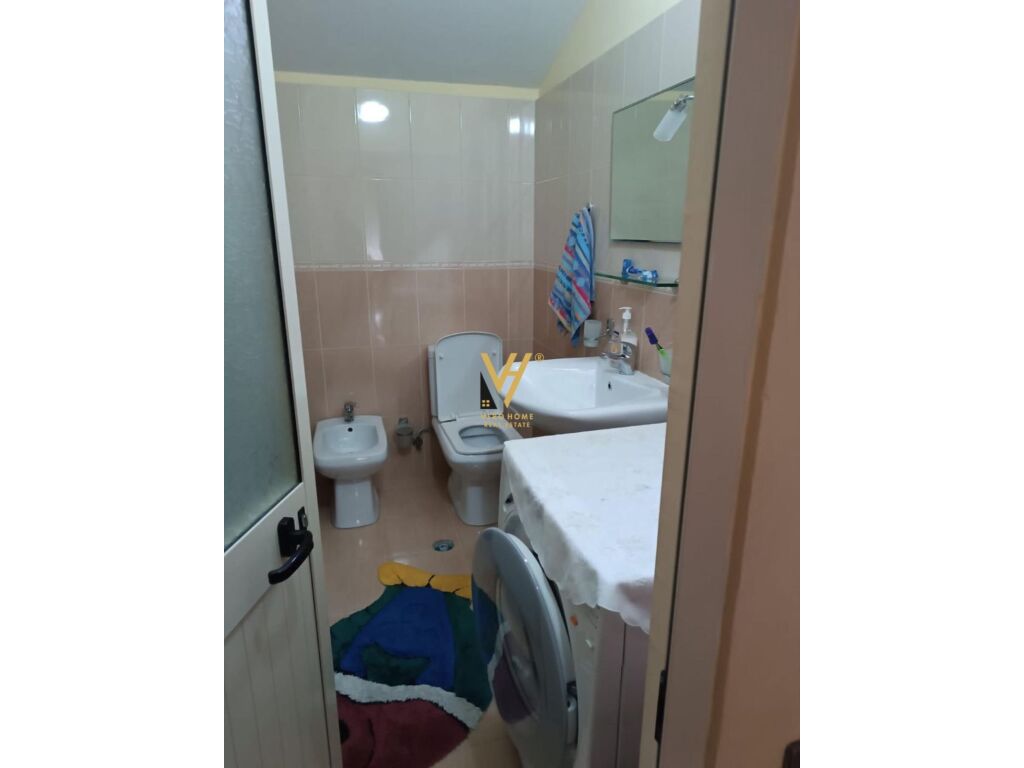 Jepet Apartament 2+1+2+ballkon me qera te 21 Dhjetori 147 m2 2