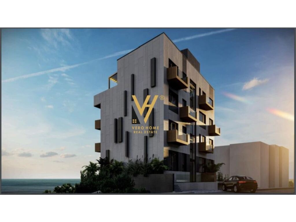 Shitet Penthouse 2+1+2 ne Sarande 132 m2 3