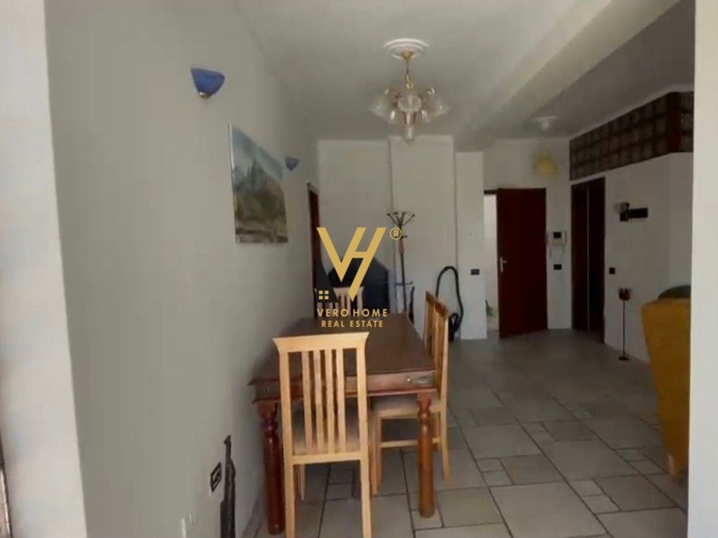 JEPET APARTAMENT 1+1+VERANDE ME QERA TEK OXHAKU 50.000 LEKE 2