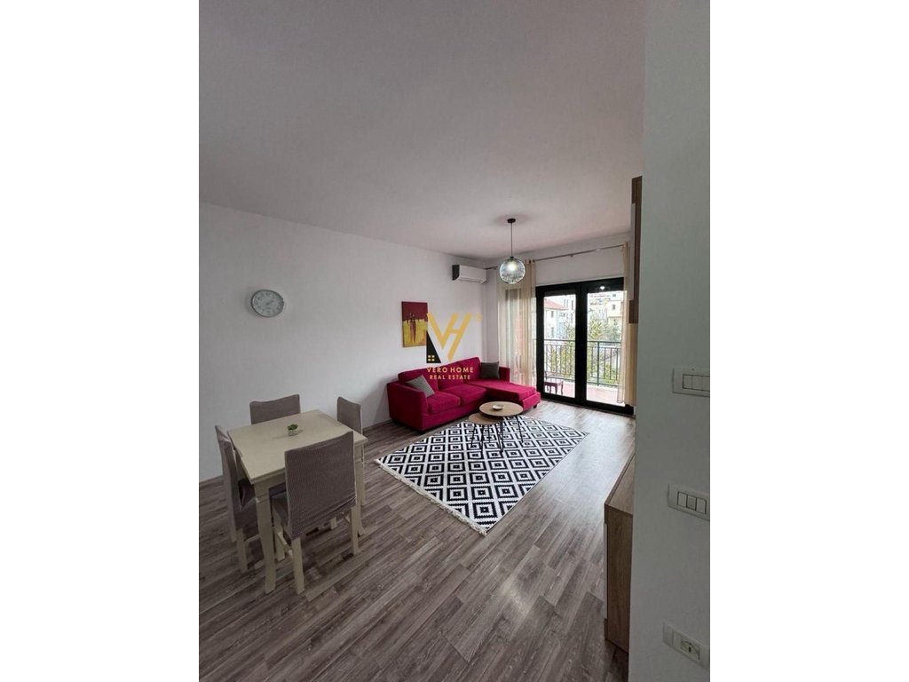 JEPET APARTAMENT 1+1+BLK ME QERA TE UNAZA E RE 450 EURO