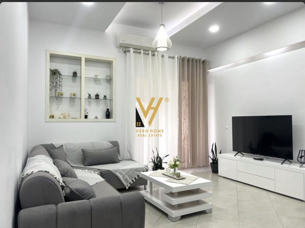 JEPET APARTAMENT 1+1+BLK ME QERA TE KOPSHTI BOTANIK 60.000 LEKE