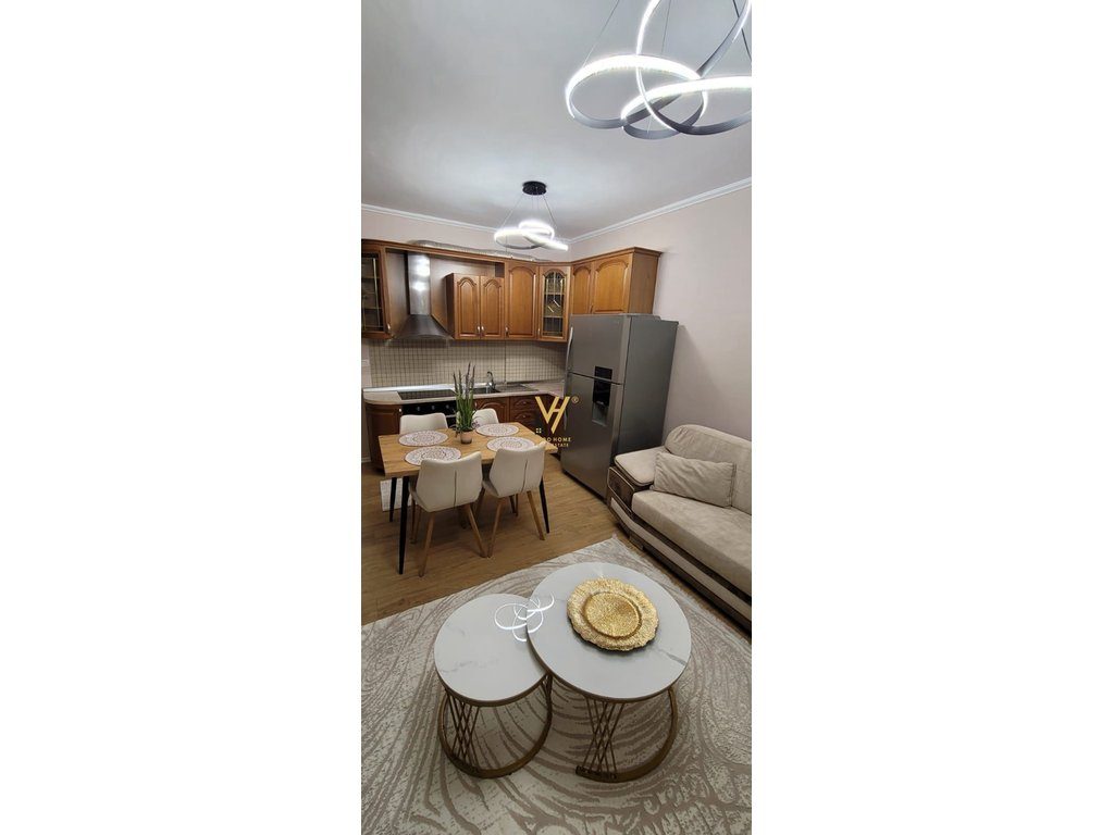 JEPET APARTAMENT 2+1+2+BLK ME QIRA TE KOMUNA E PARISIT 88.000 LEKE 2