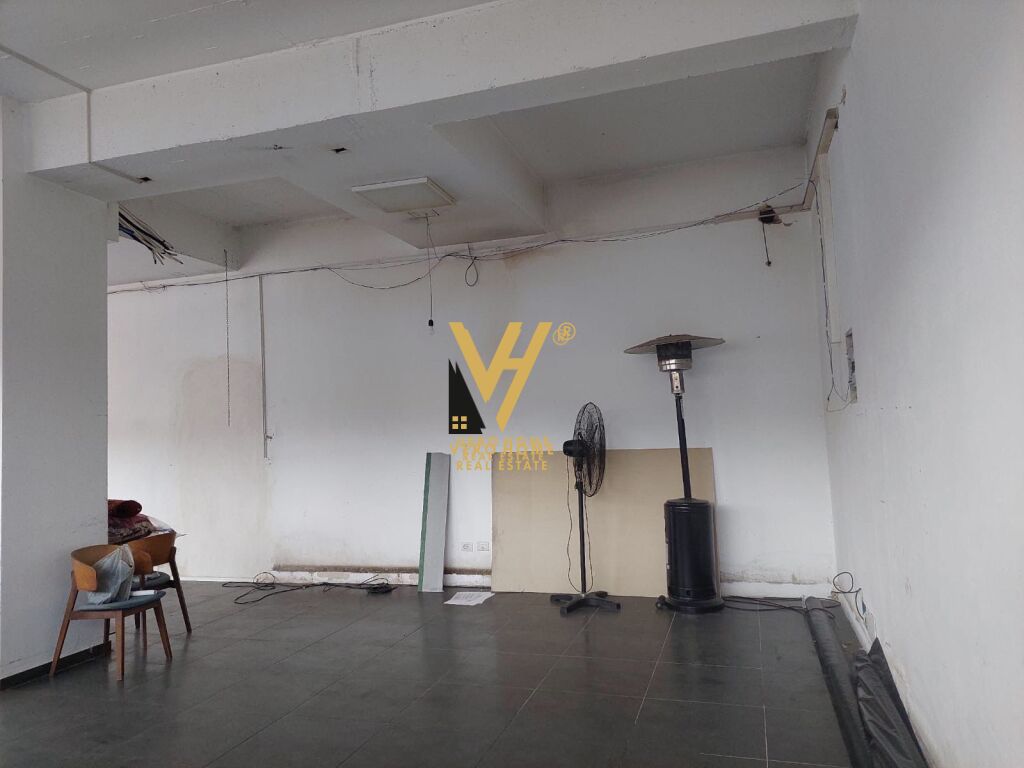 SHITET DYQAN 82 M2 TE RRUGA E DIBRES 260.000 EURO 2