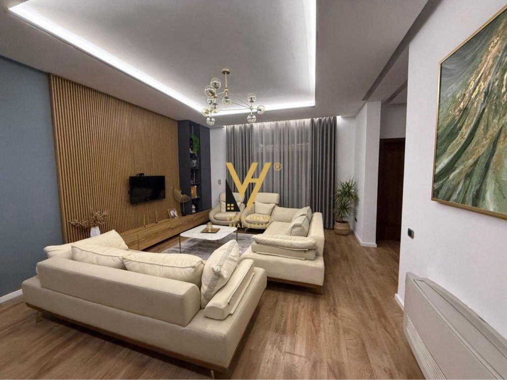 JEPET APARTAMENT 3+1+3+2BLK ME QIRA TE KOMUNA E PARISIT 1.000 EURO