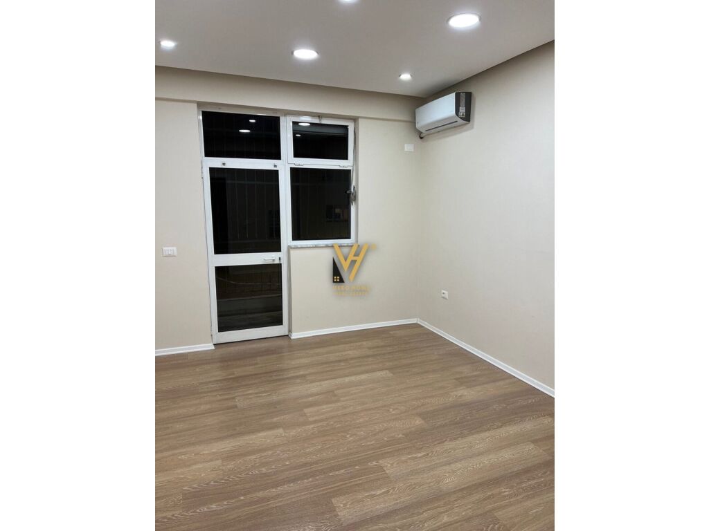 Shitet Apartament 3+1 te Sheshi Willson 90m2