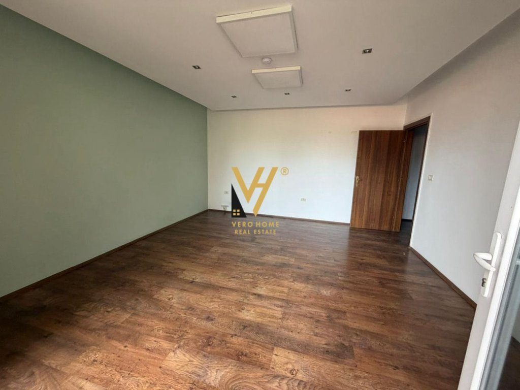 JEPET ZYRE 187 M2 ME QIRA NE BLLOK 3.366 EURO