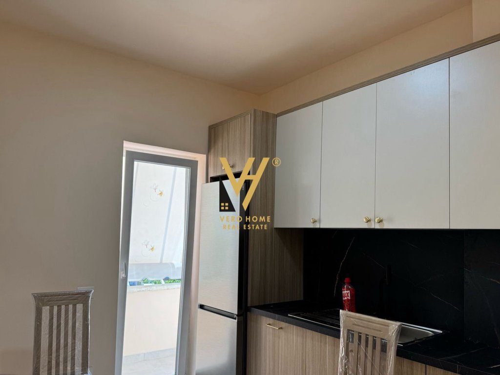 JEPET APARTAMENT 1+1+BLK ME QERA TE RRUGA E DIBRES 600 EURO
