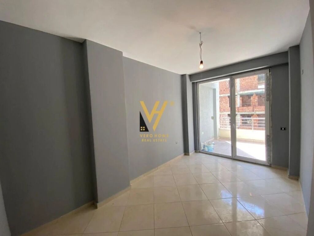 Jepet Apartament 2+1+2 me qera te Kopshti Botanik 112 m2 2
