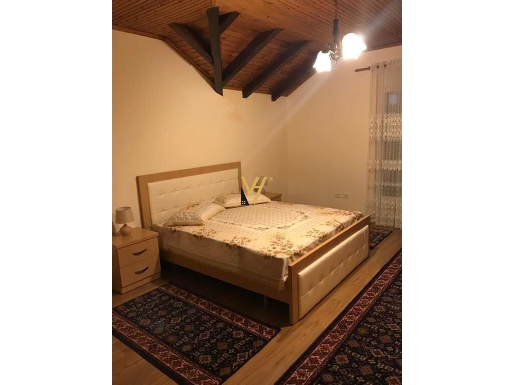 Jepet Apartament 3+1+ballkon me qera te Xhamlliku 120 m2 3