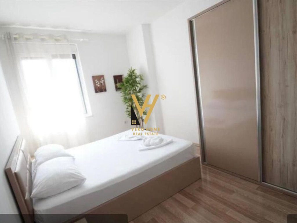 JEPET APARTAMENT 1+1+BLK ME QERA NE QENDER 750 EURO 4