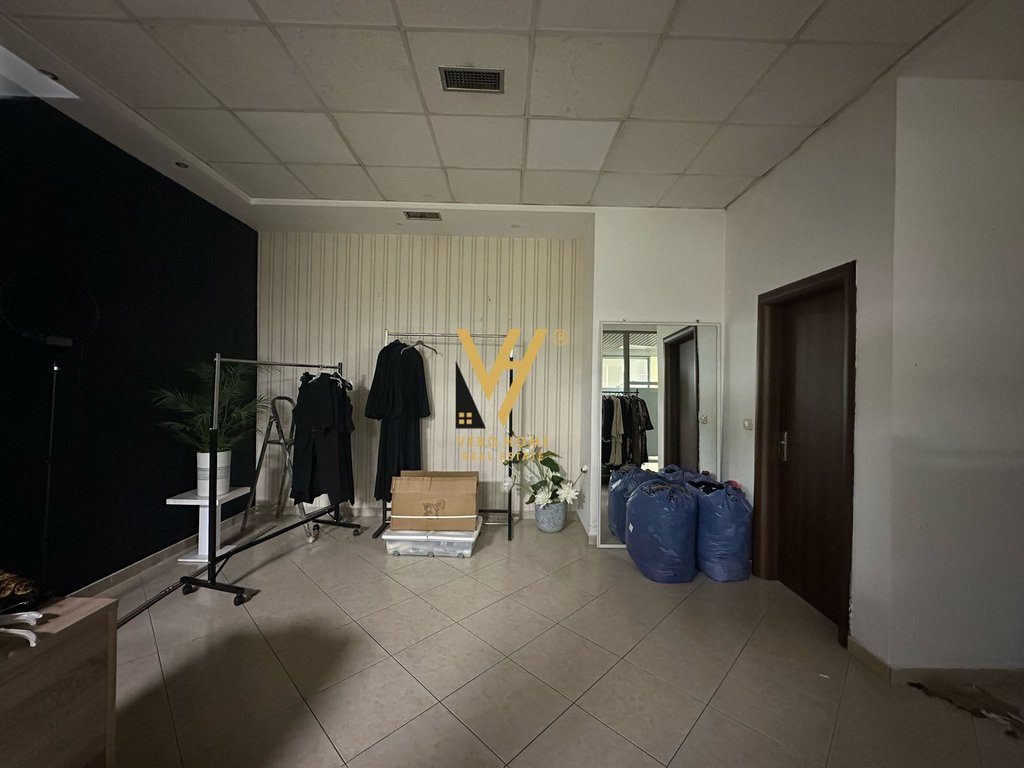 JEPET ZYRE 28 M2 ME QERA TE RRUGA E KAVAJES 35.000 LEKE