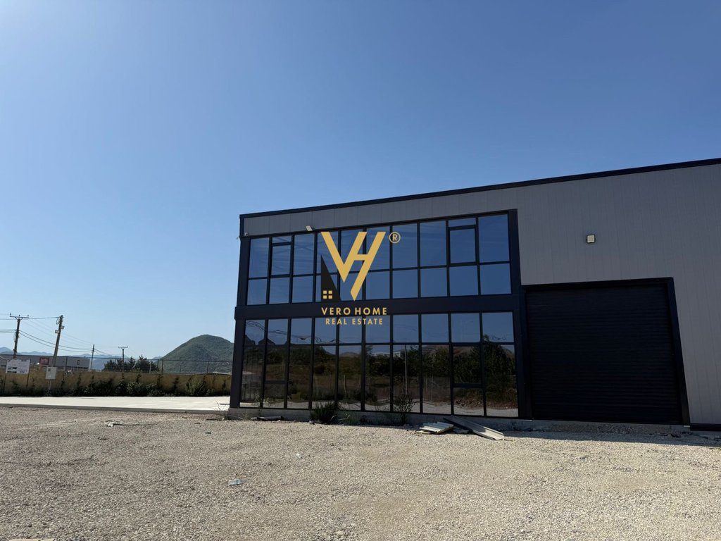SHITET KAPANON DHE TRUALL 4900 M2 NE VAQARR 1.500.000 EURO 2