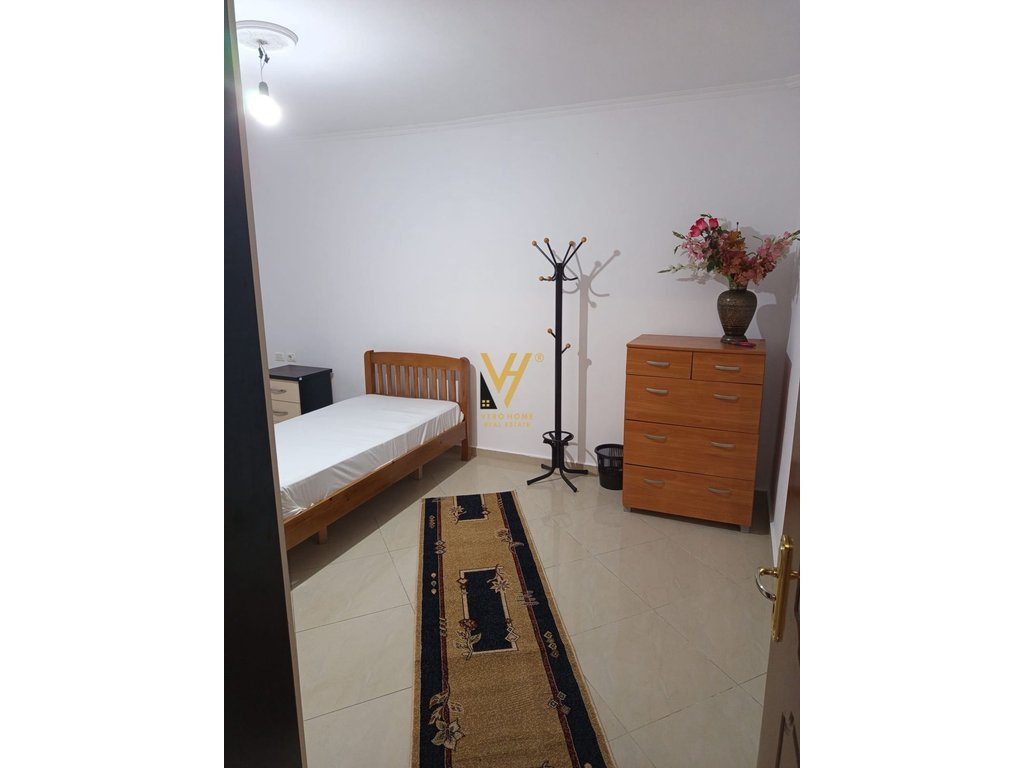 JEPET APARTAMENT 2+1+2 ME QIRA TE ISH PARKU I AUTOBUSAVE 600 EURO 4