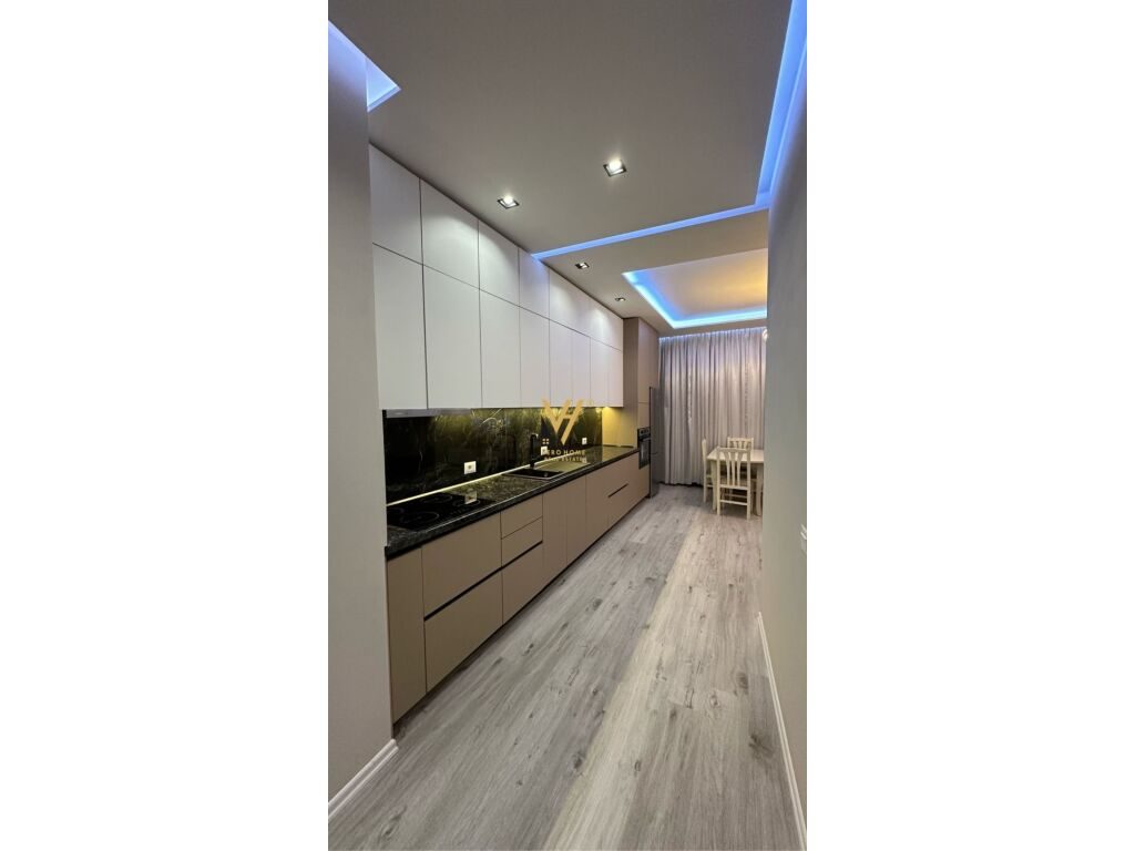 Jepet Apartament 2+1+2+ballkon me qera te Shkolla Partizani 100 m2