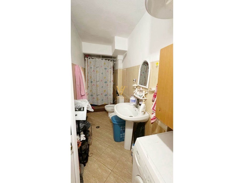 JEPET APARTAMENT 1+1 ME QERA NE QENDER 45.000 LEKE 4
