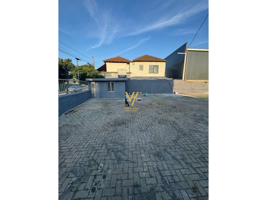 JEPET KAPANON 160 M2 ME QERA NE YRSHEK 1.300 EURO 3