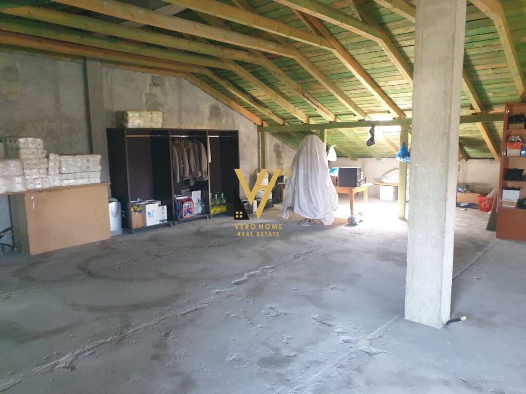 Shitet Bar-Kafe ne Kavaje 340 m2 3