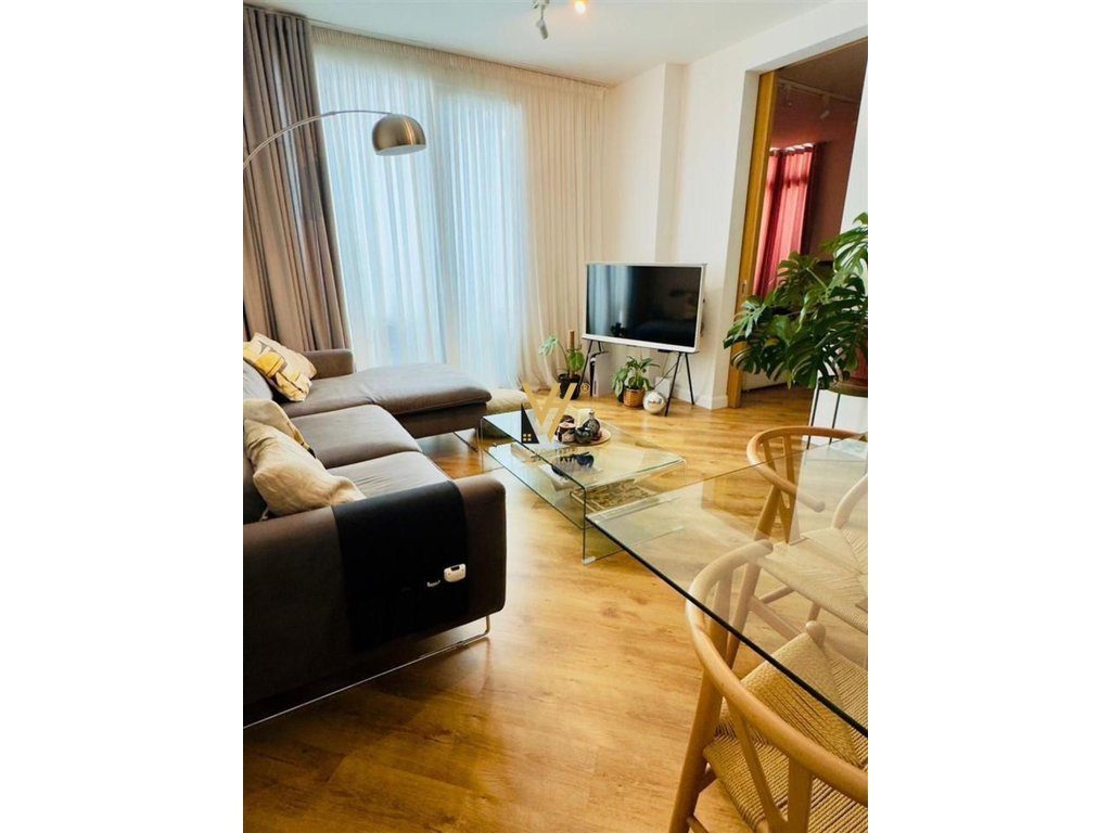 JEPET APARTAMENT 1+1+2BLK ME QERA TEK ISH EKSPOZITA 900 EURO 2