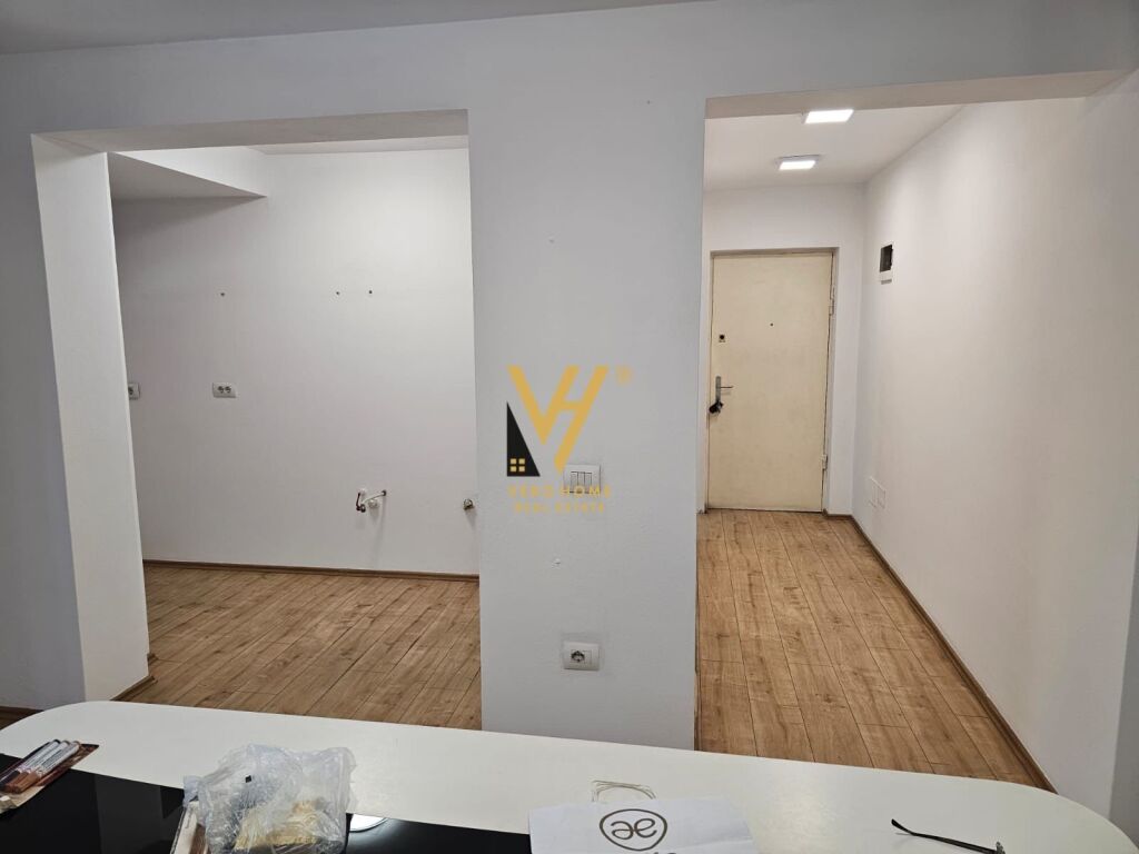Jepet ambjent biznesi me qera te 21 Dhjetori 85 m2