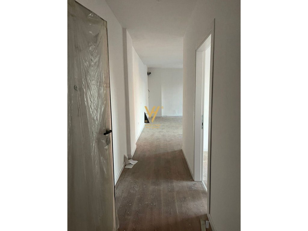 JEPET ZYRE 90 M2 ME QIRA TE MYSLYM SHYRI 1.000 EURO 3